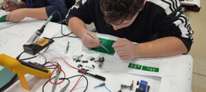 Mladý elektronik 2210