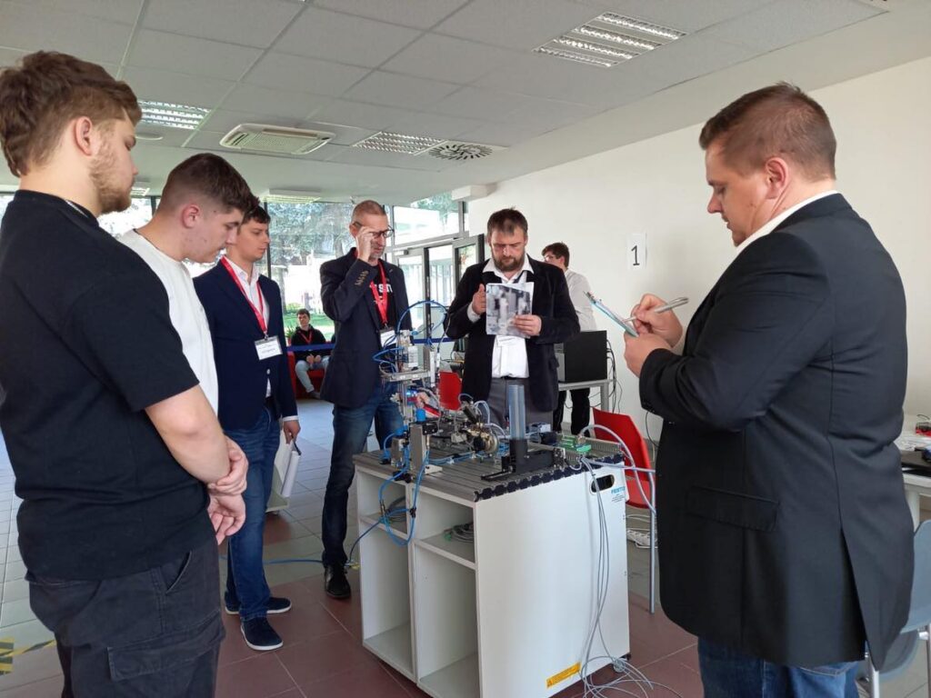 Mladý mechatronik 0704