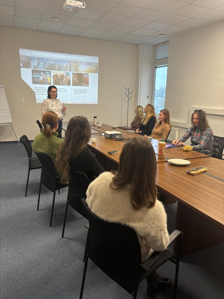 Spoločné raňajky 2411