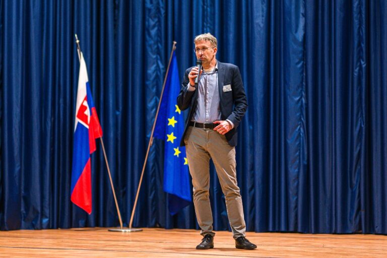 Martin Kopecký FiF UK