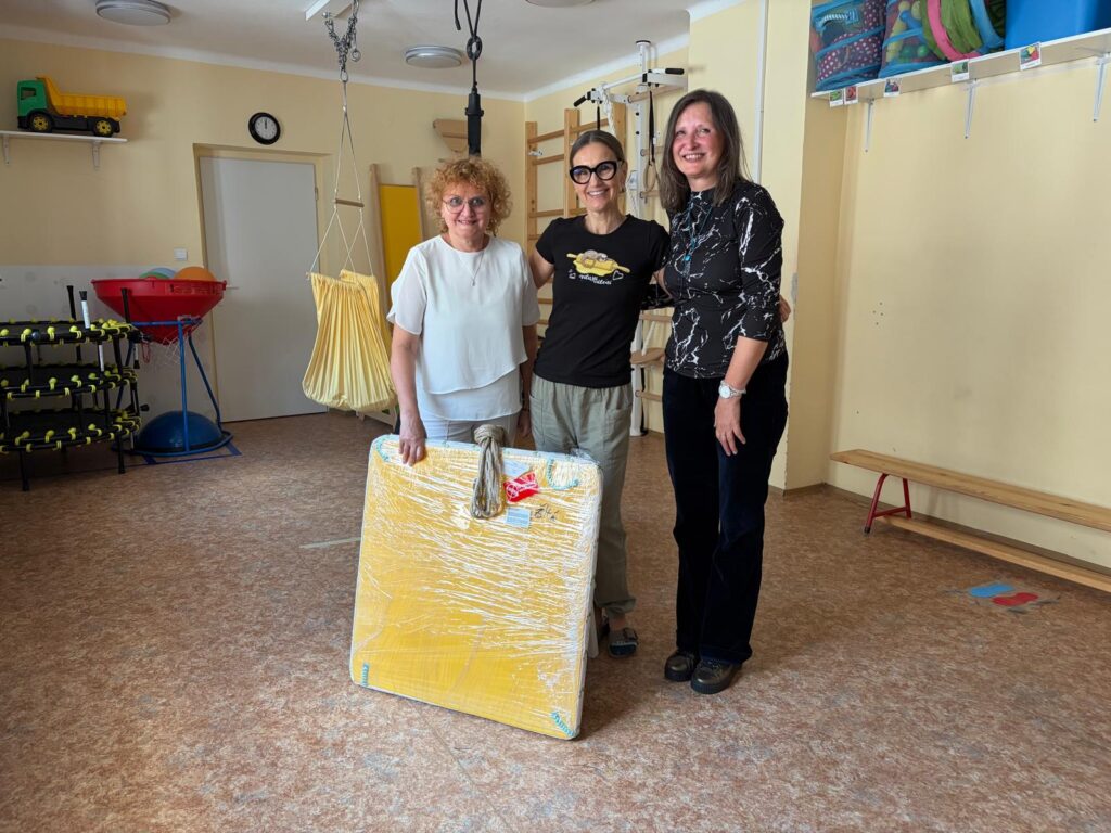 odovzdanie daru zš pre deti s autizmom jozefská