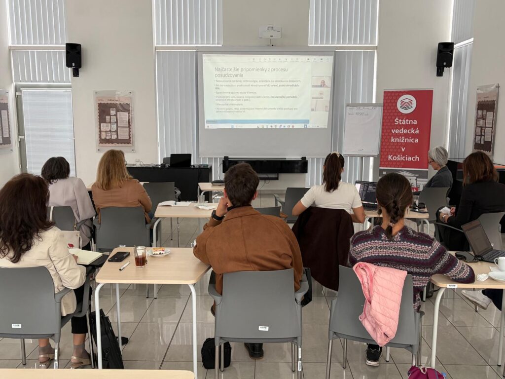 ucastnici seminara o certifikacii vzdelavania dospelych v Kosiciach